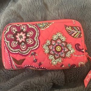 Vera Bradley zip around wallet